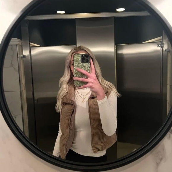 Corduroy Puffer Vest - Picture 9 of 9